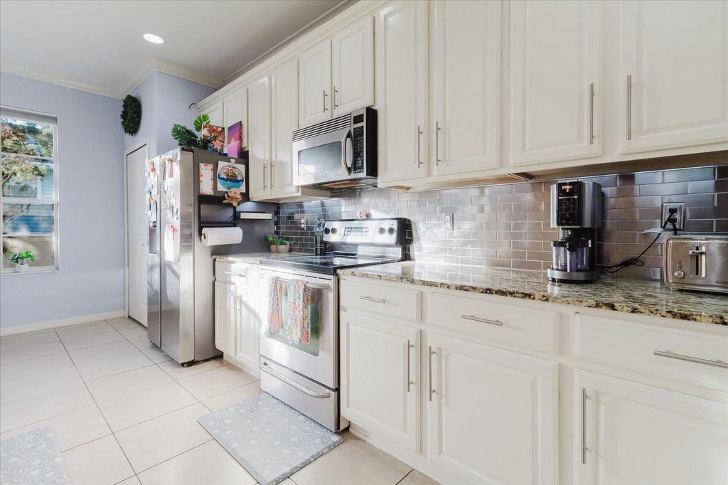 Image 26 of property listing at 1500 HILLVIEW LANE, Tarpon Springs, FL 34689