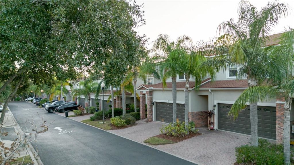 Image 6 of property listing at 1500 HILLVIEW LANE, Tarpon Springs, FL 34689