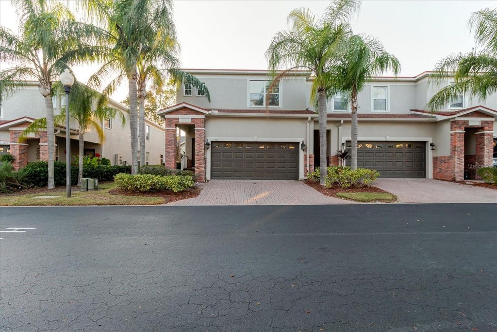 Image 10 of property listing at 1500 HILLVIEW LANE, Tarpon Springs, FL 34689