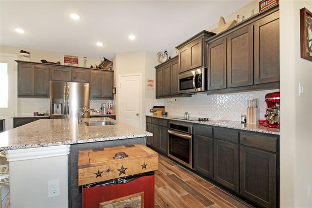 1154 County Road 138, Oak Ridge, TX 75161