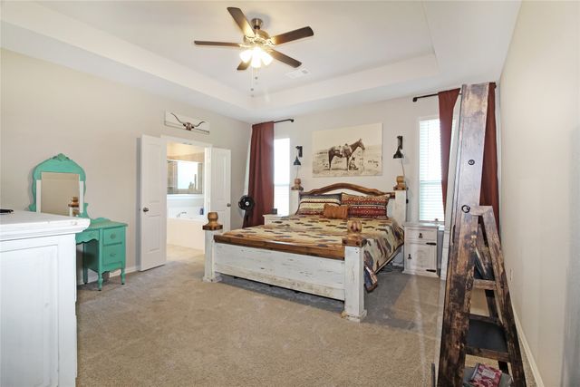 1154 County Road 138, Oak Ridge, TX 75161