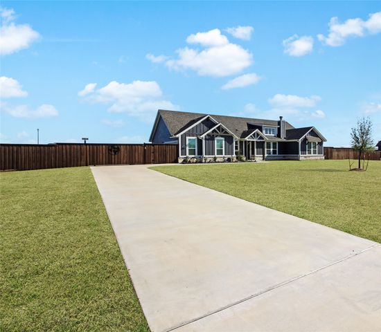 1154 County Road 138, Oak Ridge, TX 75161