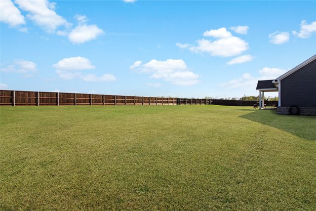 1154 County Road 138, Oak Ridge, TX 75161