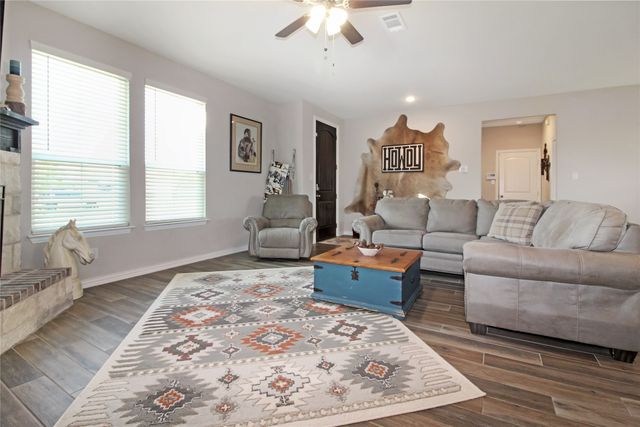 1154 County Road 138, Oak Ridge, TX 75161