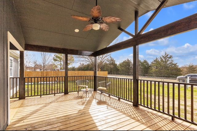 583 Hillcrest Circle, Gordonville, TX 76245