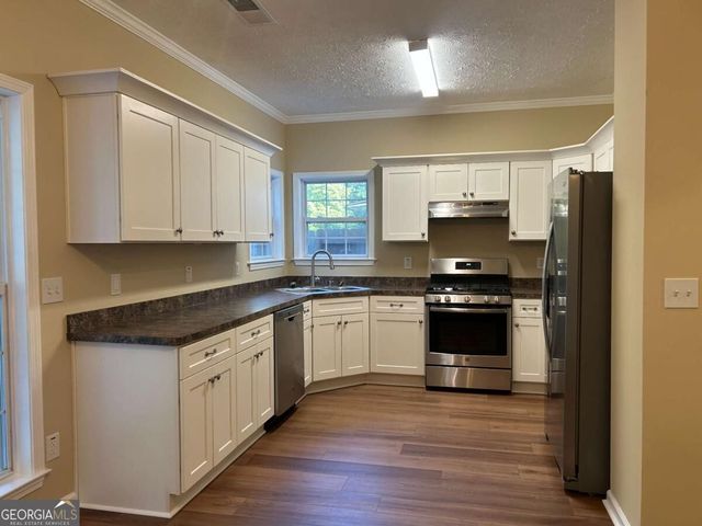 75 Sycamore Way, Sharpsburg, GA 30277