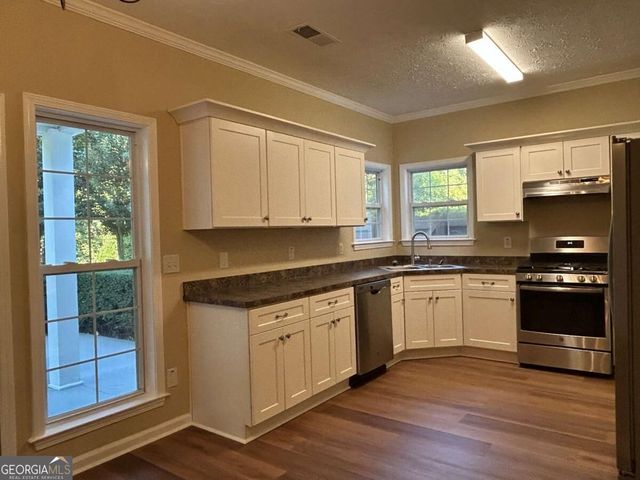 75 Sycamore Way, Sharpsburg, GA 30277