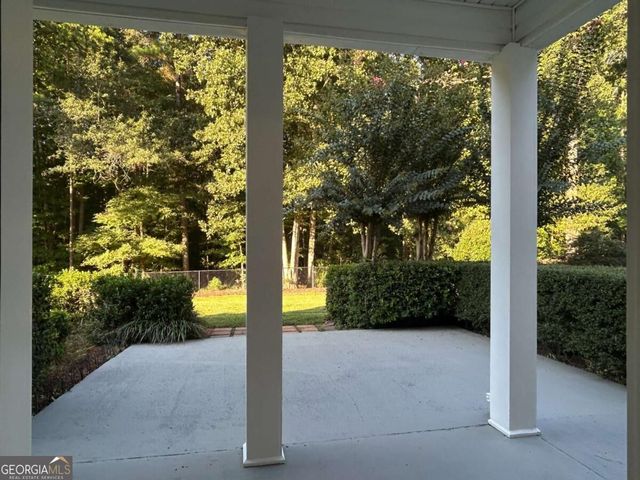 75 Sycamore Way, Sharpsburg, GA 30277