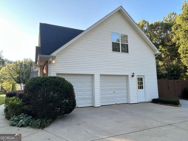 75 Sycamore Way, Sharpsburg, GA 30277