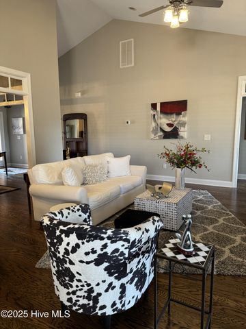 35 Scotlands Court, Hampstead, NC 28443