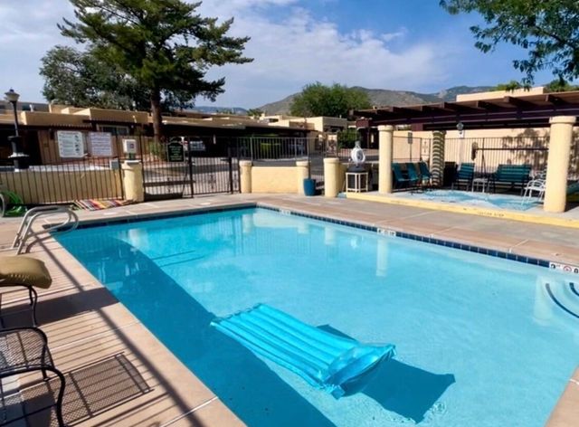 19 Casa Hermosa Drive NE, Albuquerque, NM 87112