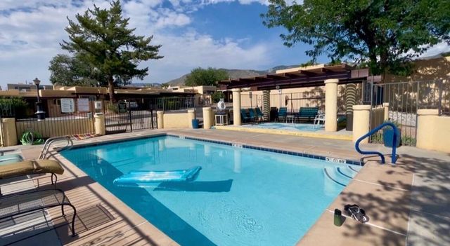 19 Casa Hermosa Drive NE, Albuquerque, NM 87112