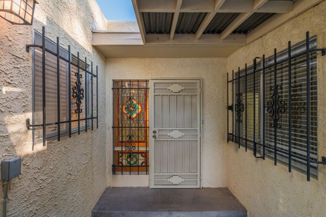19 Casa Hermosa Drive NE, Albuquerque, NM 87112