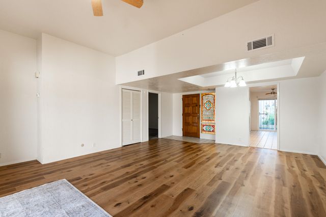 19 Casa Hermosa Drive NE, Albuquerque, NM 87112