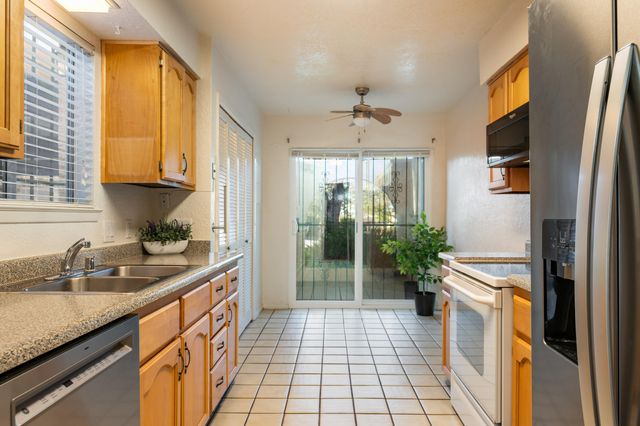 19 Casa Hermosa Drive NE, Albuquerque, NM 87112