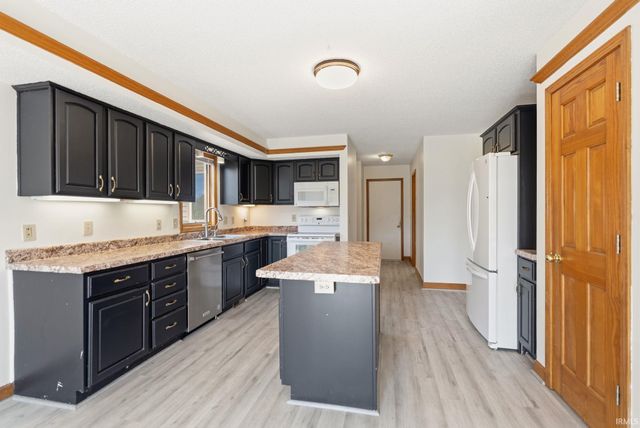 16134 Silver Shadow Lane, Huntertown, IN 46748
