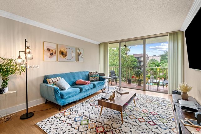 13120 SW 92nd Ave B-313, Miami, FL 33176