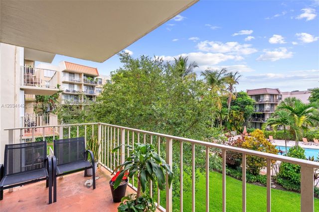 13120 SW 92nd Ave B-313, Miami, FL 33176
