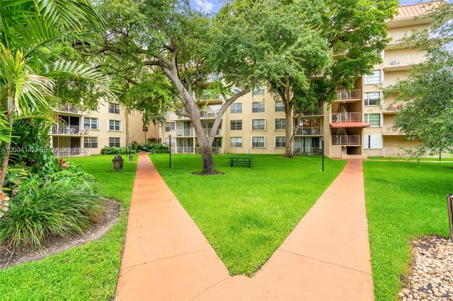 13120 SW 92nd Ave B-313, Miami, FL 33176