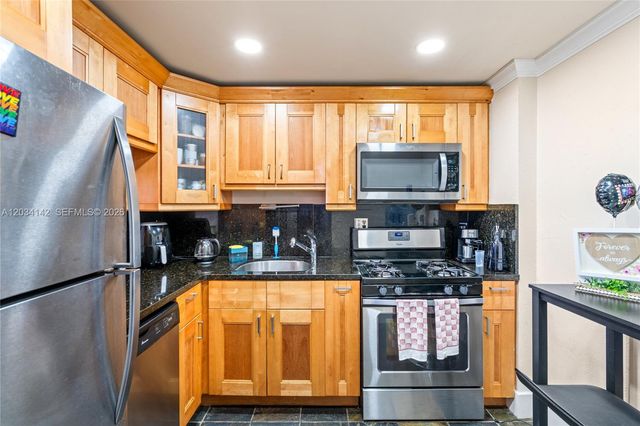 13120 SW 92nd Ave B-313, Miami, FL 33176