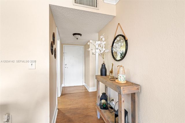 13120 SW 92nd Ave B-313, Miami, FL 33176