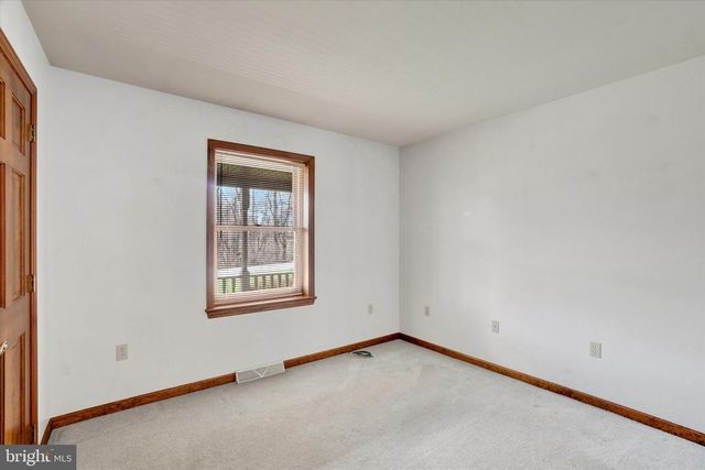 6747 DARK HOLLOW RD, Wrightsville, PA 17368