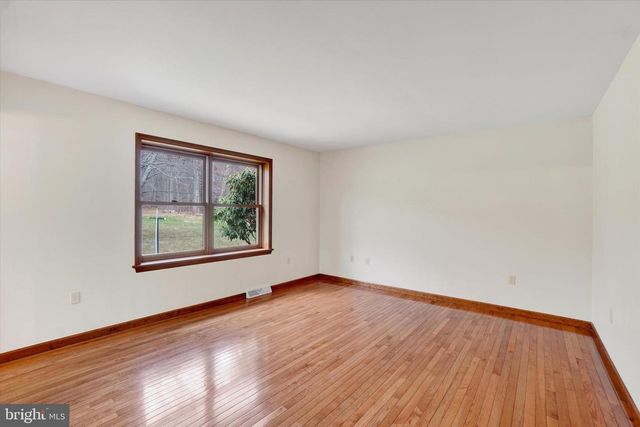 6747 DARK HOLLOW RD, Wrightsville, PA 17368