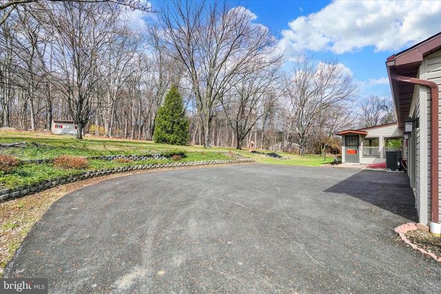 6747 DARK HOLLOW RD, Wrightsville, PA 17368