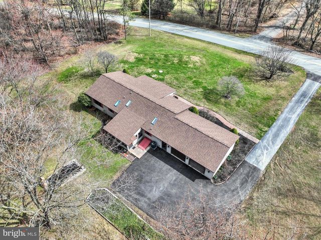 6747 DARK HOLLOW RD, Wrightsville, PA 17368