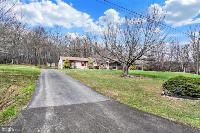 6747 DARK HOLLOW RD, Wrightsville, PA 17368