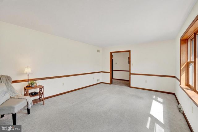 6747 DARK HOLLOW RD, Wrightsville, PA 17368