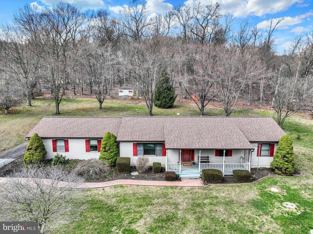 6747 DARK HOLLOW RD, Wrightsville, PA 17368