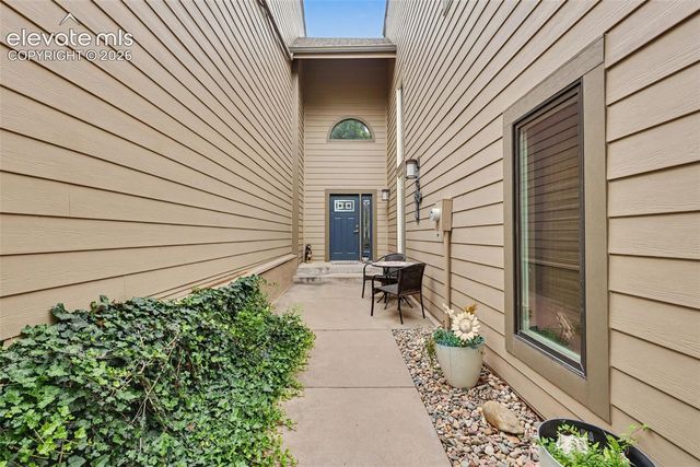 16 Woodbridge Drive, Colorado Springs, CO 80906