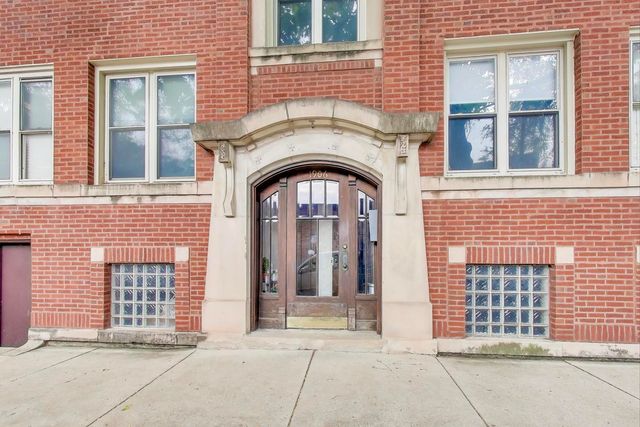 1906 W Byron Street 2W, Chicago, IL 60613