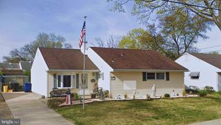 24 PAUL RD, Maple Shade, NJ 08052