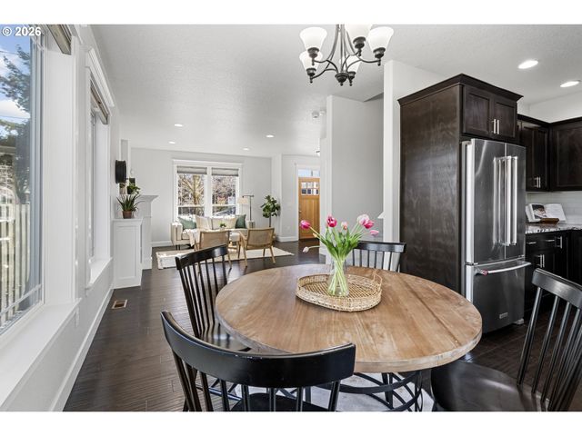 7473 Ne Fremont St, Portland, OR 97213