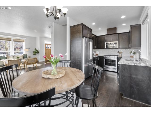 7473 Ne Fremont St, Portland, OR 97213