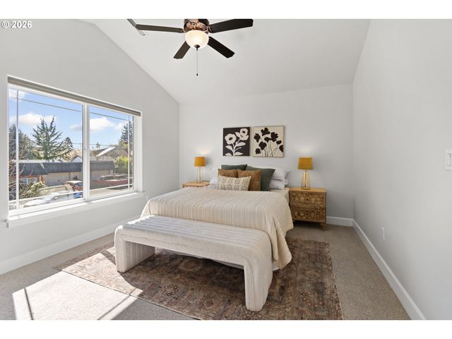 7473 Ne Fremont St, Portland, OR 97213