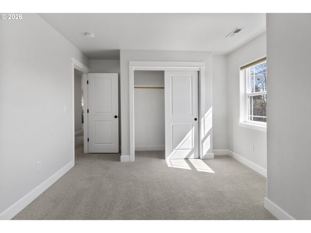 7473 Ne Fremont St, Portland, OR 97213