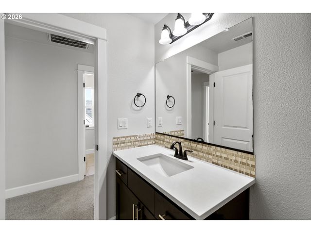 7473 Ne Fremont St, Portland, OR 97213