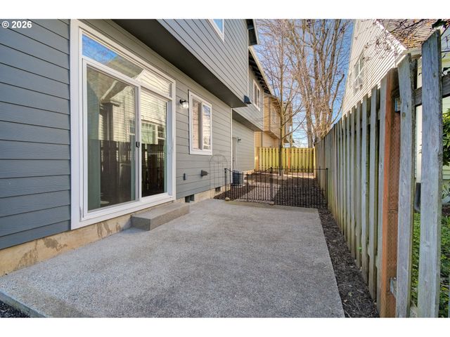 7473 Ne Fremont St, Portland, OR 97213