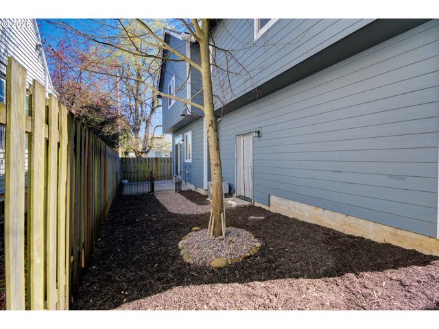 7473 Ne Fremont St, Portland, OR 97213