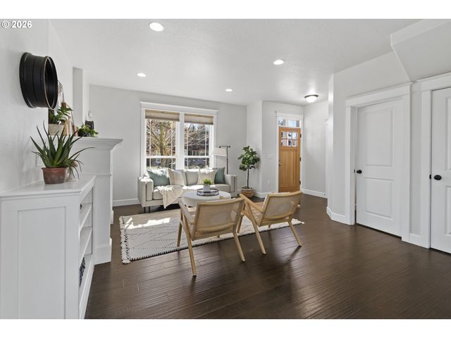 7473 Ne Fremont St, Portland, OR 97213