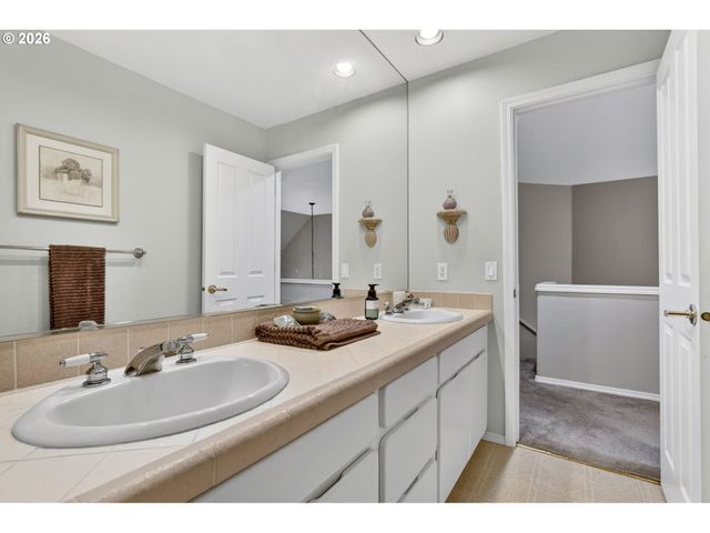 9085 Sw 180TH Pl, Beaverton, OR 97007