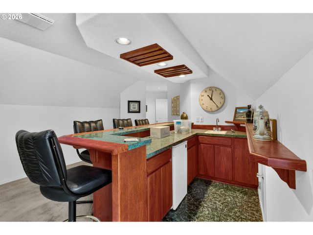 9085 Sw 180TH Pl, Beaverton, OR 97007