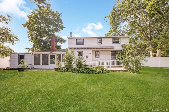 525 Beech Street, North Babylon, NY 11703