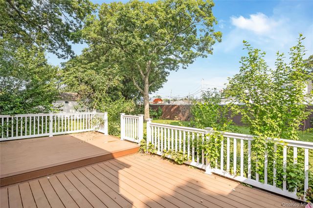 525 Beech Street, North Babylon, NY 11703