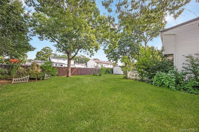 525 Beech Street, North Babylon, NY 11703