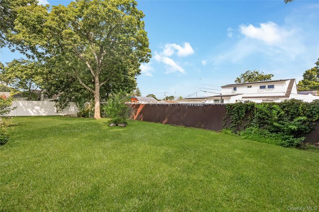 525 Beech Street, North Babylon, NY 11703