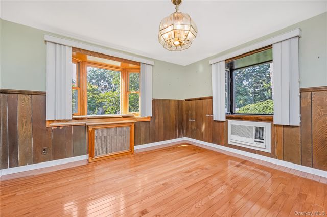 525 Beech Street, North Babylon, NY 11703